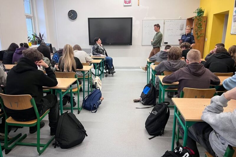 Słowa mają moc. Hejt, granice i odpowiedzialność.