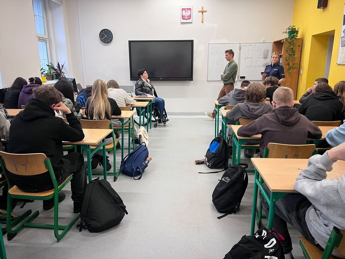 Słowa mają moc. Hejt, granice i odpowiedzialność.